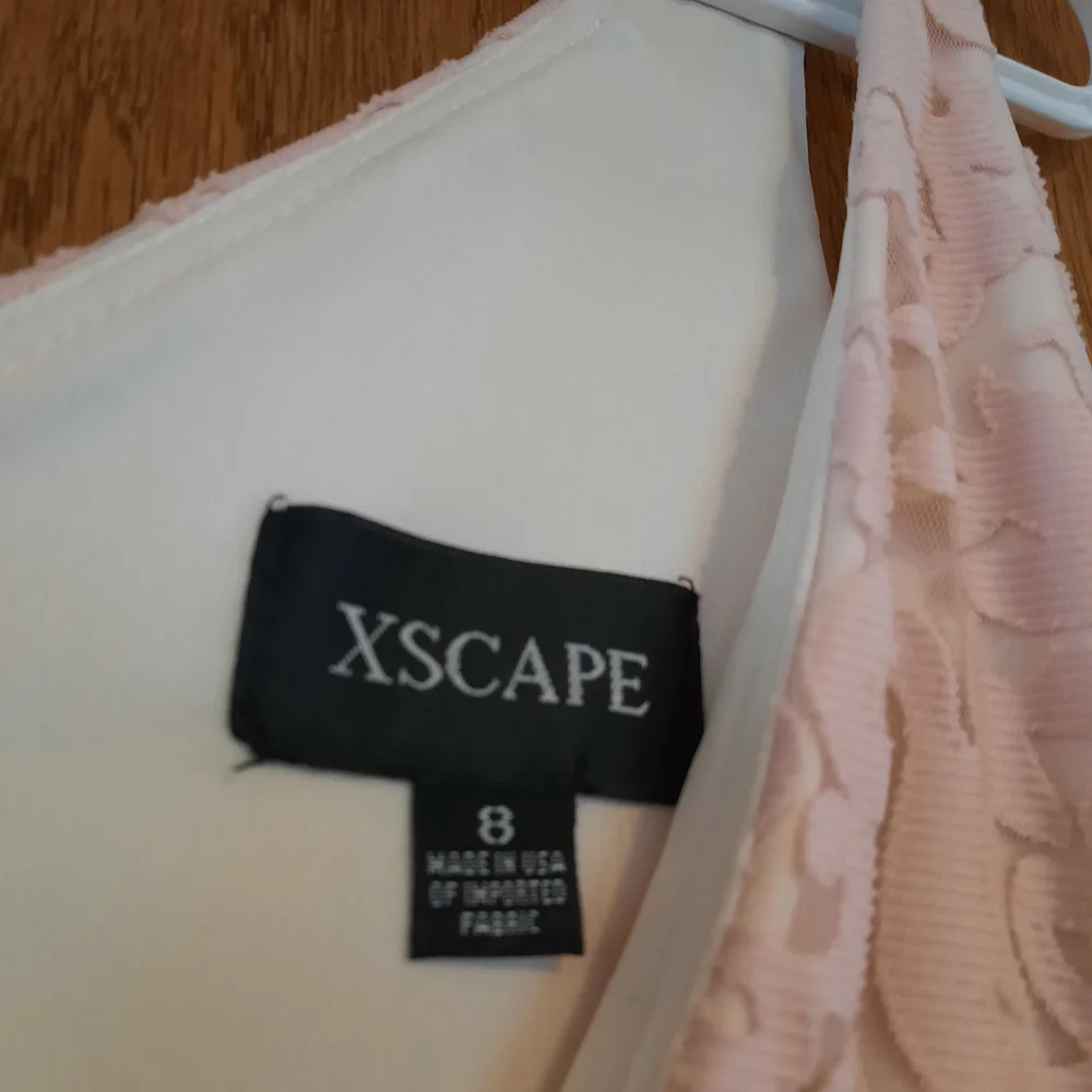 Elegant Pink Lace Dress - Picture 2 of 4